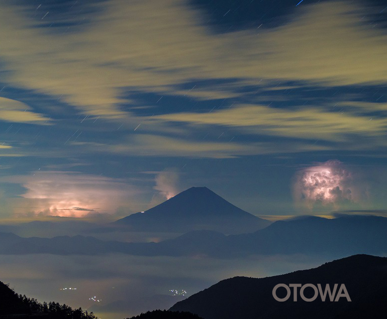 第20回 雷写真コンテスト受賞作品 銅賞 -雷光の芙蓉峰-